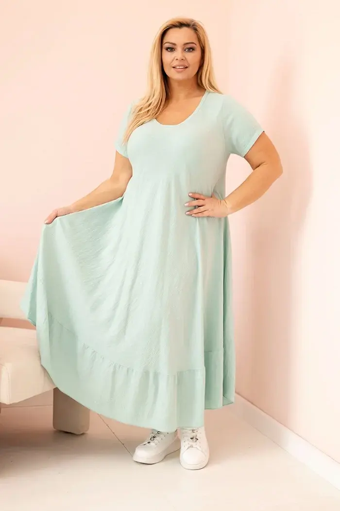 Kesi Włoski Dámske šaty plus size s krátkym rukávom a volánom z ľahkej viskózy mätová