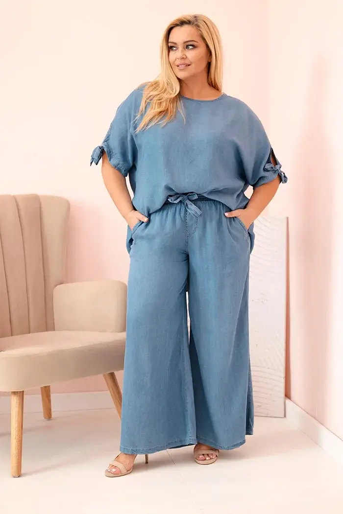 Kesi Włoski Dámsky komplet Plus Size z tencelu, blúzka s viazaním a široké nohavice džínsový