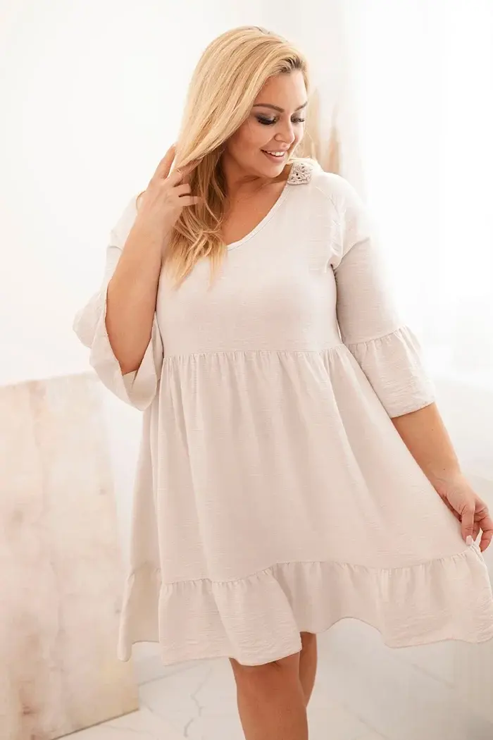 Kesi Włoski Dámske viskózové šaty Plus Size s ažúrovou ozdobou béžová