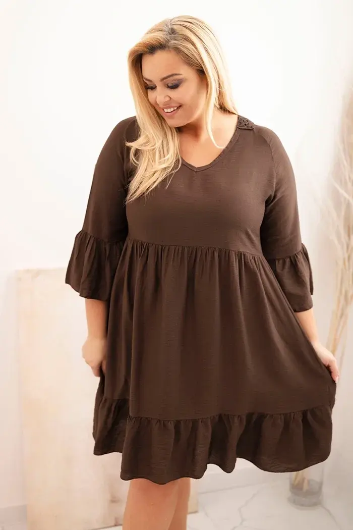 Kesi Włoski Dámske viskózové šaty Plus Size s ažúrovou ozdobou hnedá