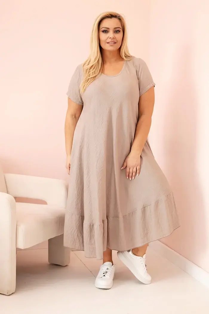 Kesi Włoski Dámske šaty plus size s krátkym rukávom a volánom z ľahkej viskózy fango