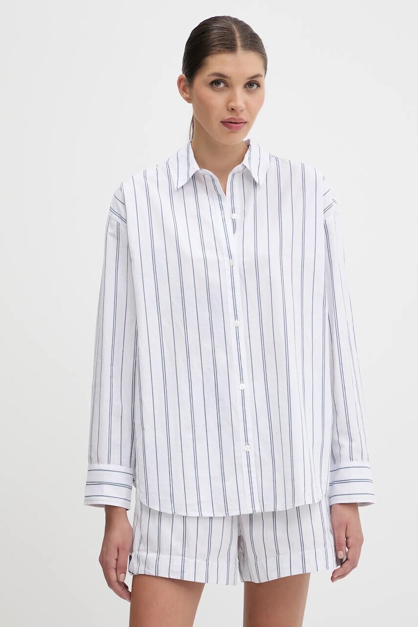 Bavlnená košeľa Abercrombie & Fitch biela farba, voľný strih, s klasickým golierom, KI140-5150