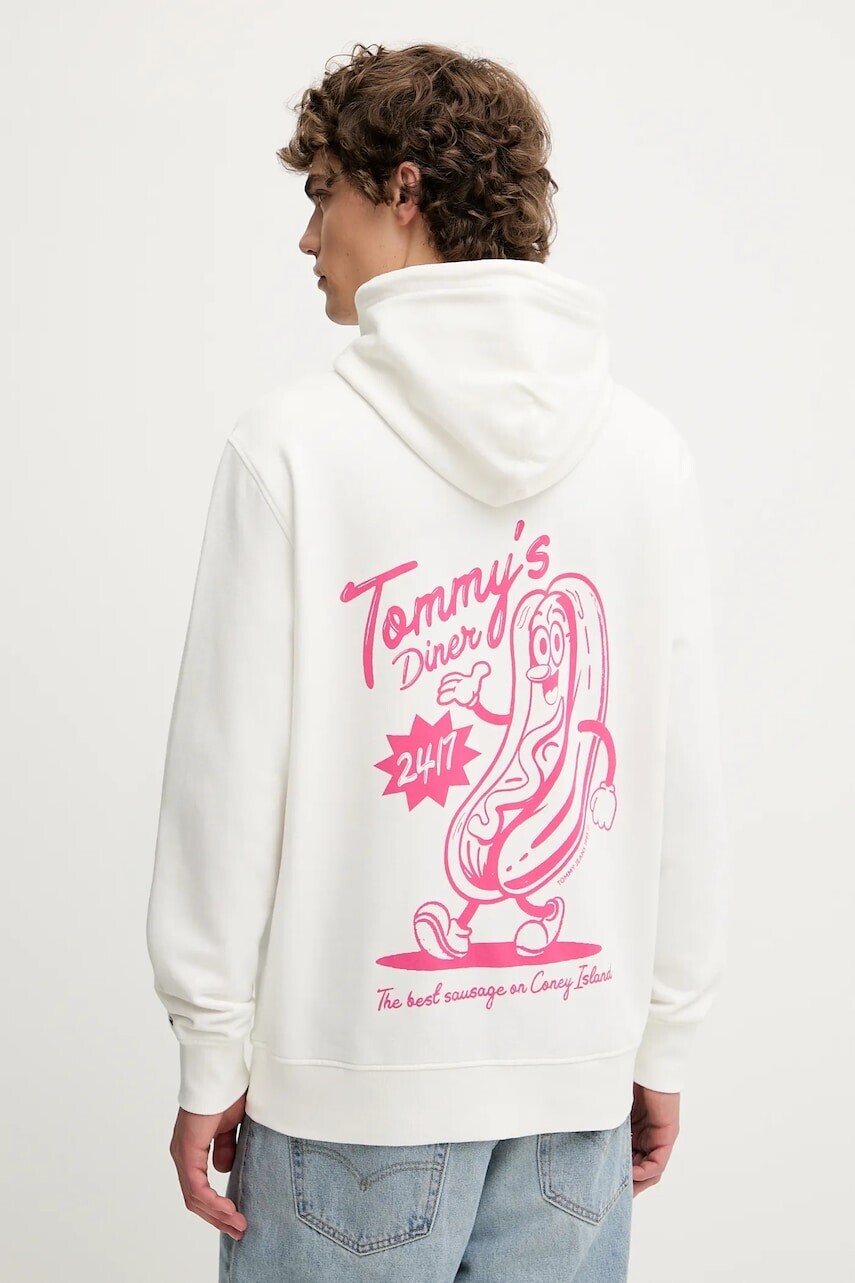 Bavlnená mikina Tommy Jeans biela farba, s kapucňou, s potlačou, DM0DM21798