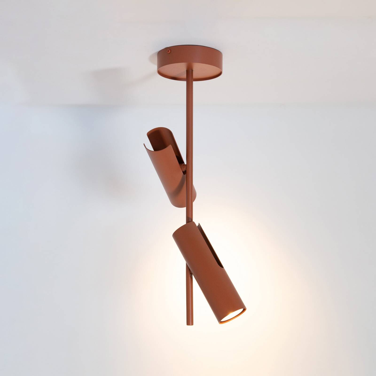 Stropné bodové svetlá Leda 2, tehlovo červené, 2-pl., výška 55 cm