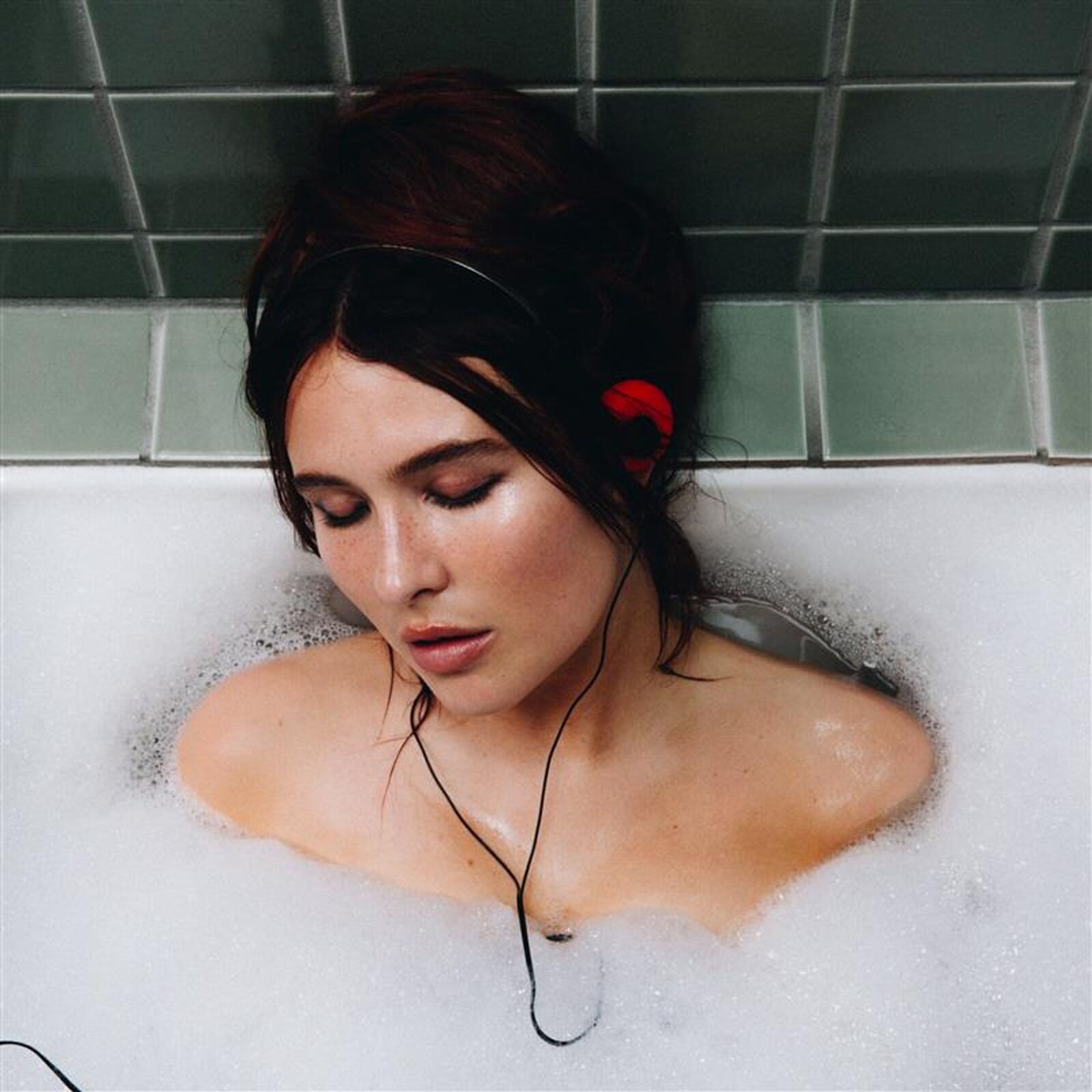 Mimi Webb, Confessions, CD