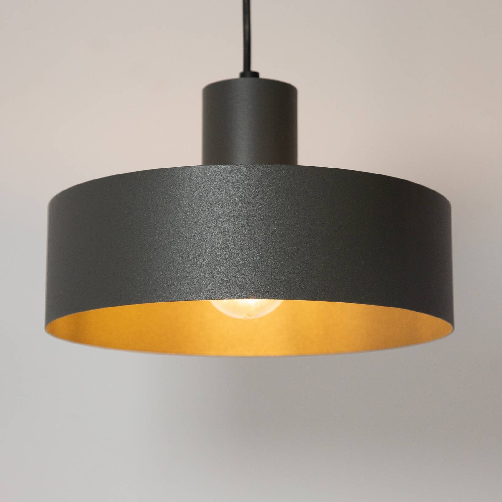 Závesné svietidlo Rif M, olivovo zelené, 1-pl., Ø 25 cm, oceľ