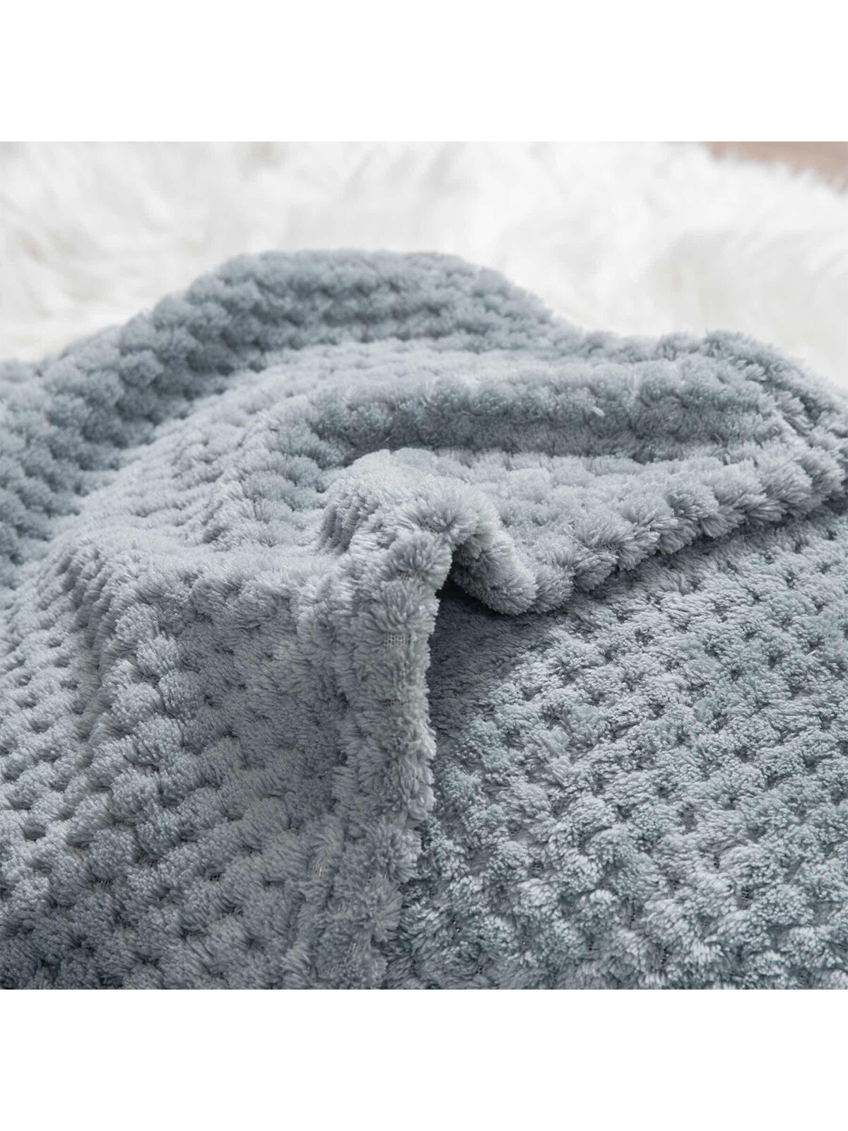 Edoti Monte Blanket 150x200