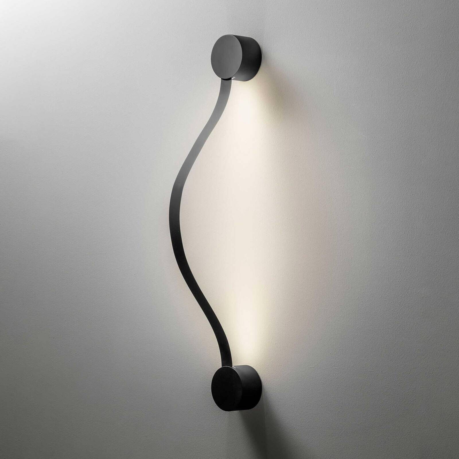 OLEV LED nástenné svetlo Segmento, čierne, kov, 85 cm, 2700 K