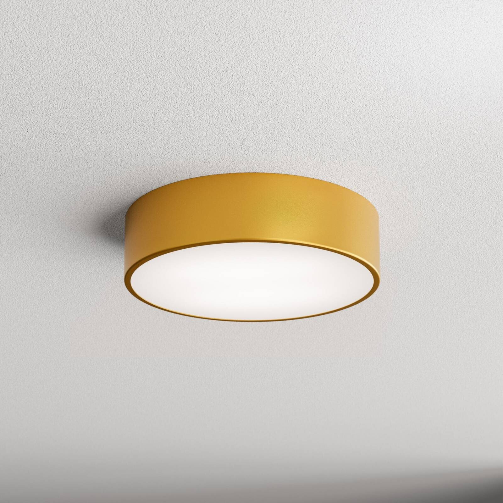 Stropné svietidlo Cleo 300, zlaté, senzor, IP54, Ø 30 cm, kov