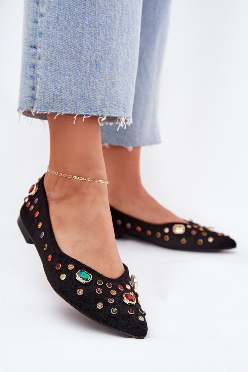 Špicaté čierne semišové baleríny na plochom podpätku zdobené farebnými kameňmi - 36
