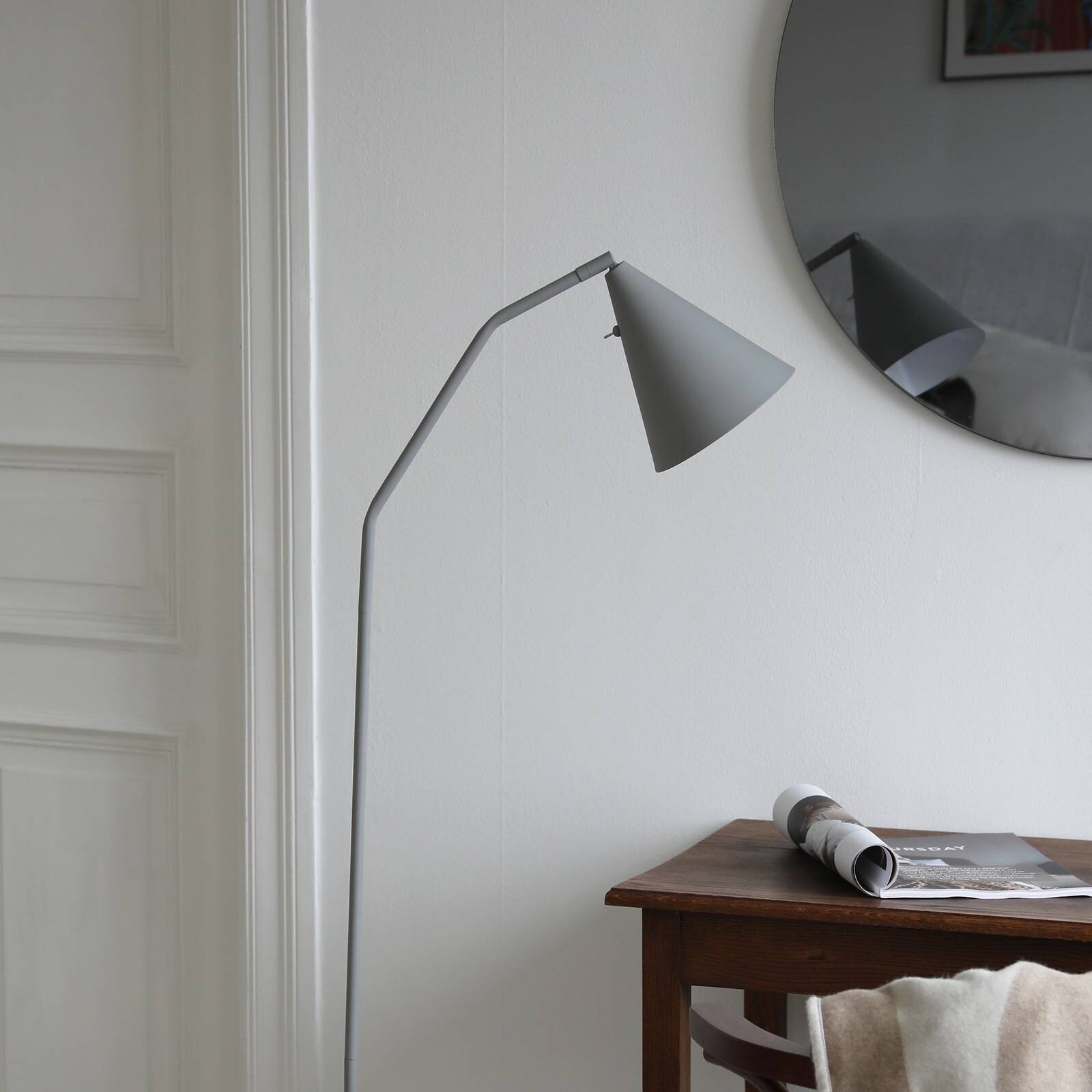 Markslöjd LED stojaca lampa Funil, sivá, kov, stmievateľná
