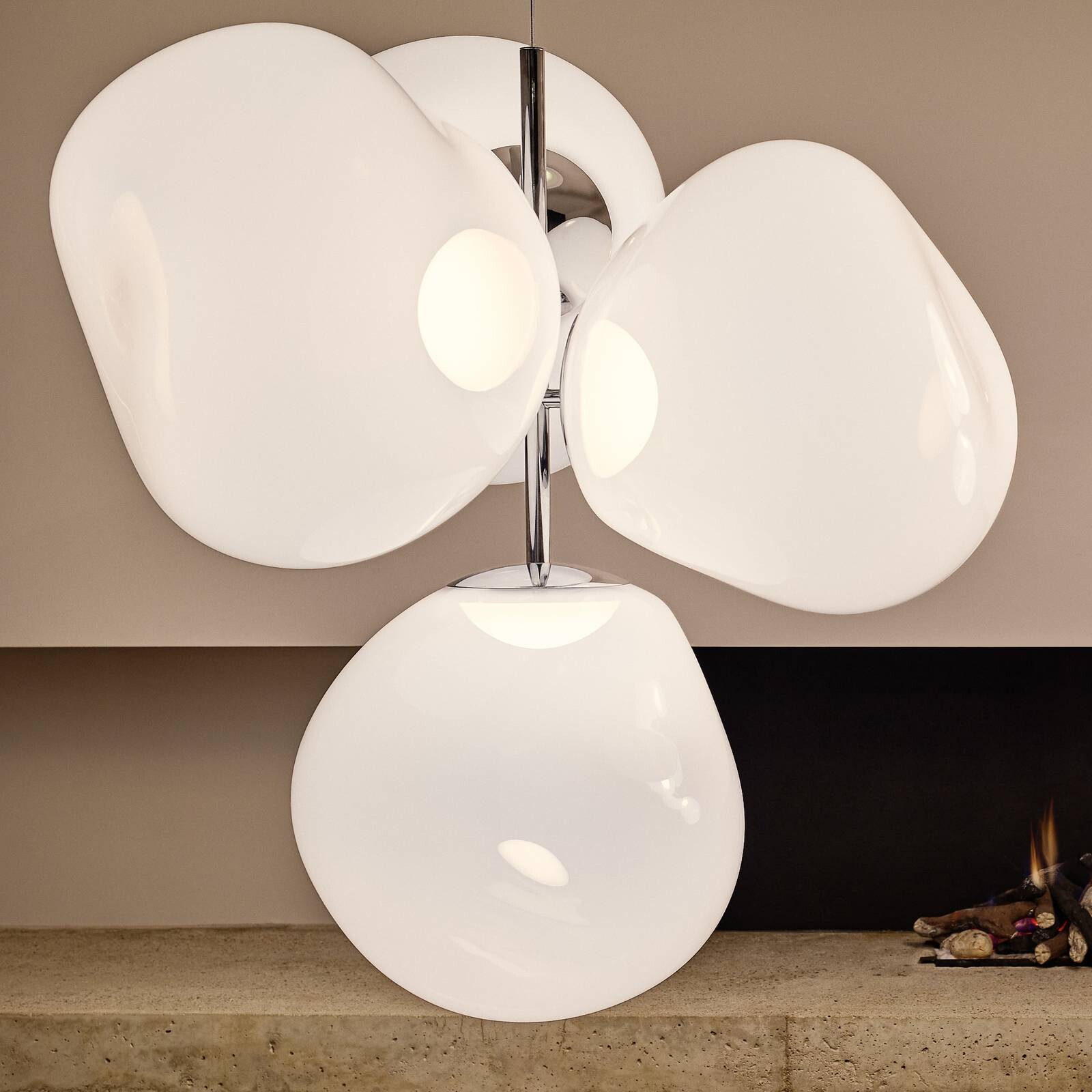 Tom Dixon LED luster Melt Chandelier opálová/chrómová