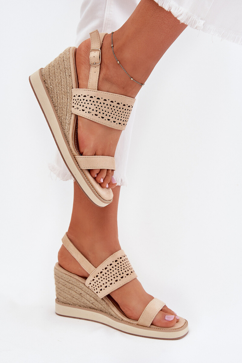 Boto Dámske Sandále S Otvormi Na Klíne S Pletením Béžové Zolira