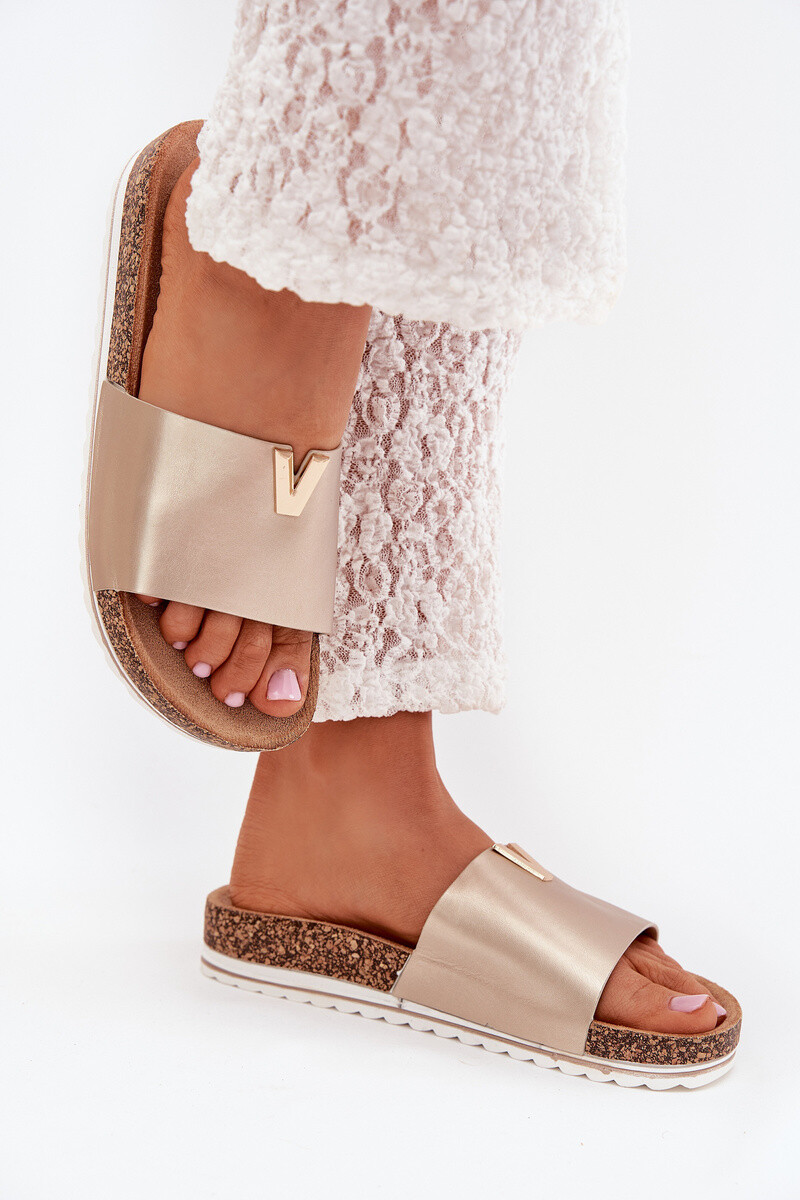 Boto Dámske Šľapky Na Korkovej Platforme S Dekorativným Detailom Zlaté Vessira