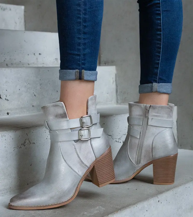 Gemre Black cowboy boots on the block heel Abigail