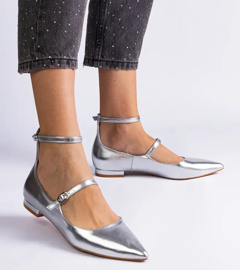 Gemre Strieborné balerínky na plochej podrážke s prackami Ewerida