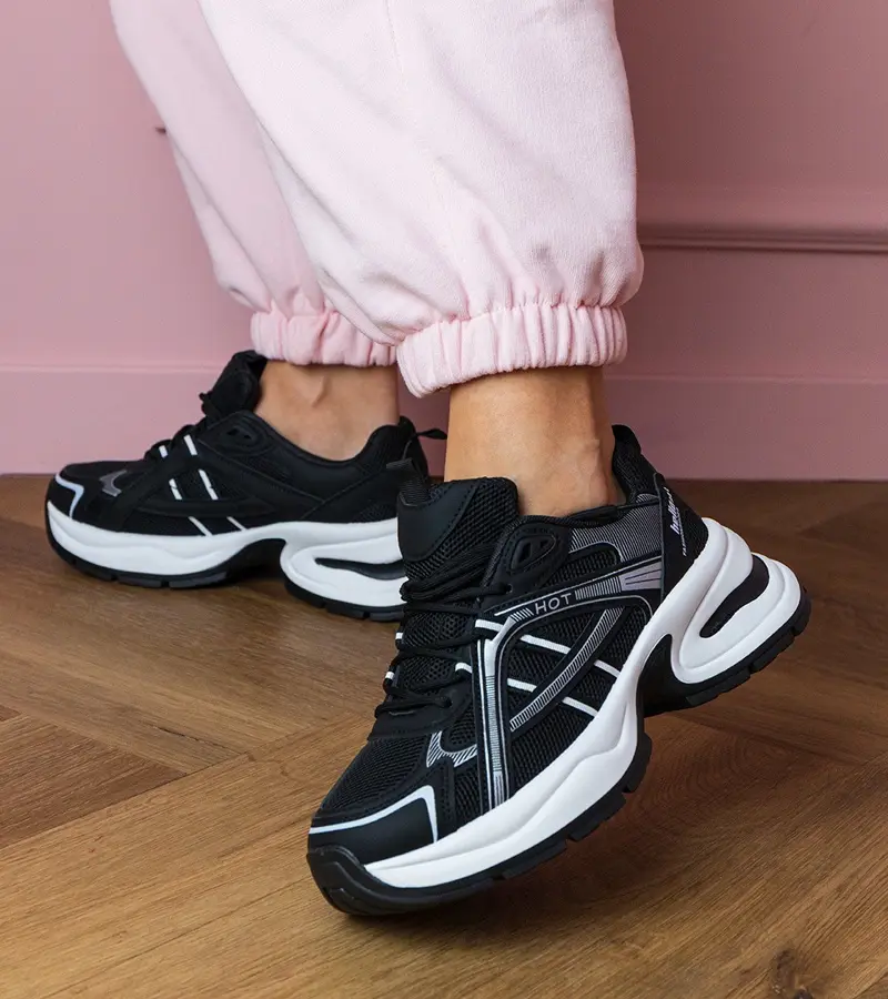 Gemre Čierne športové tenisky na masívnej podrážke Manora