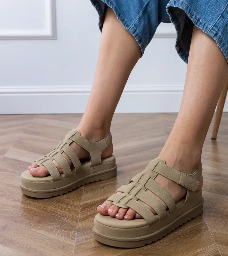 Gemre Tmavobéžové sandále gladiátorky na platforme Hartos