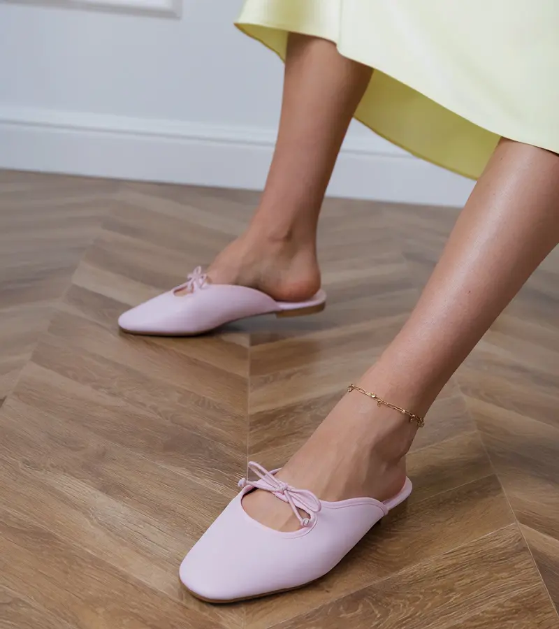 Gemre Ružové šľapky s uzavretou špičkou na plochej podrážke Matila