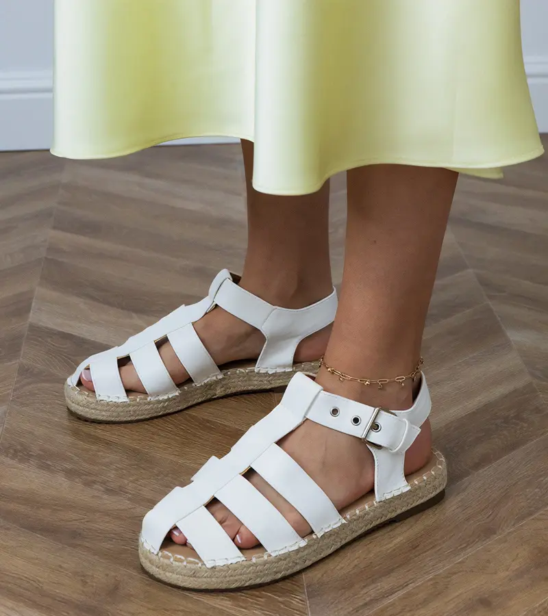 Gemre Biele sandále espadrilky uzavreté Kleona