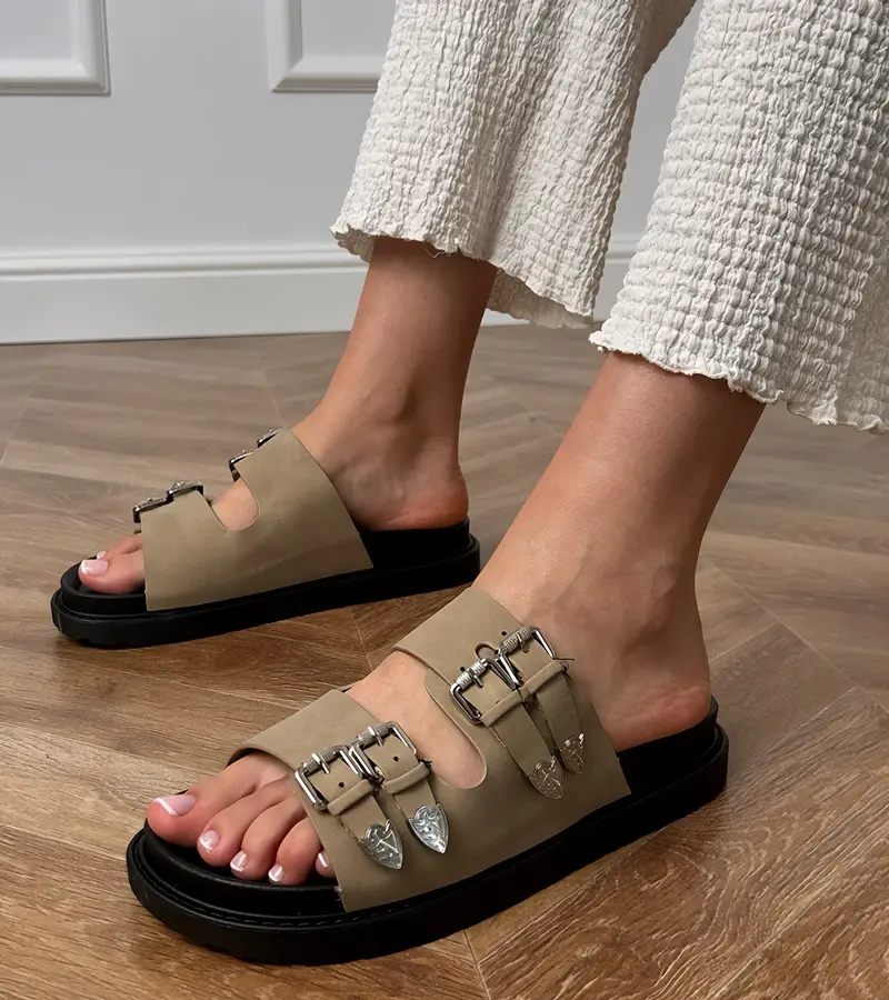 Gemre Zelené dámske šľapky s ozdobnými prackami Fetta