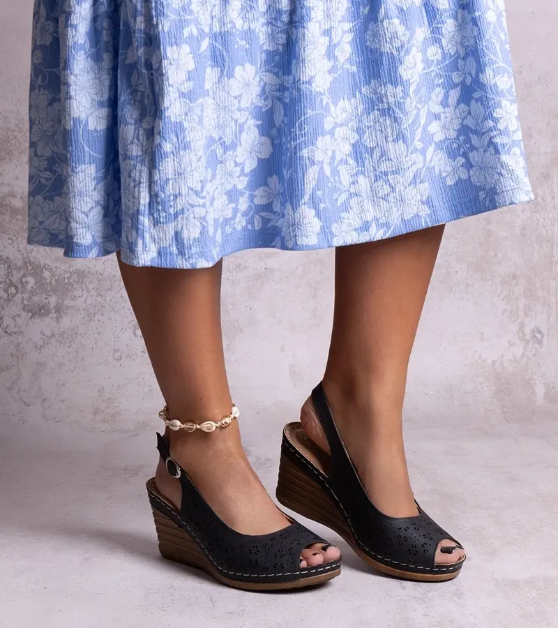 Gemre Čierne platformové sandále Sakna