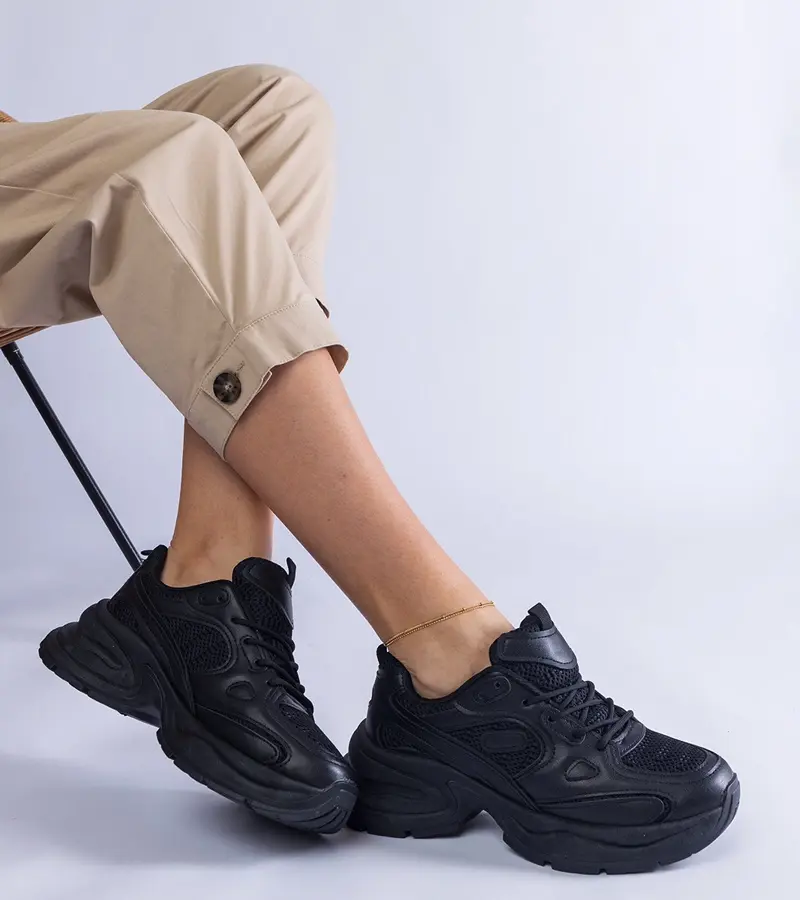 Gemre Čierne tenisky na masívnej podrážke Adoma