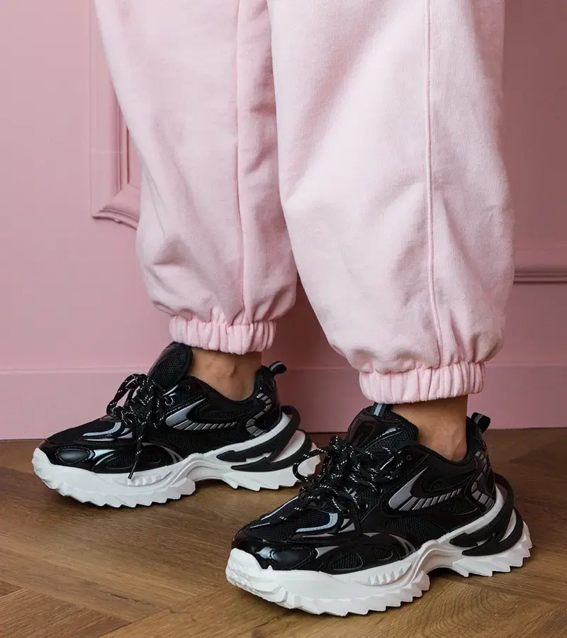 Gemre Čierne športové tenisky na štýlovej podrážke Carina