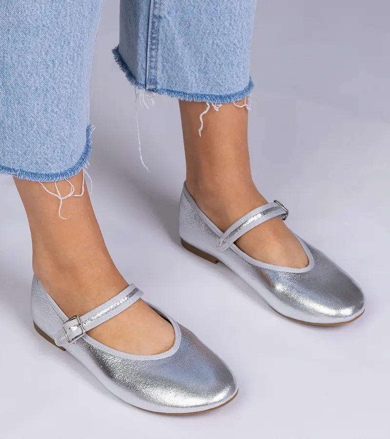 Gemre Strieborné dámske balerínky s prackou Mollis