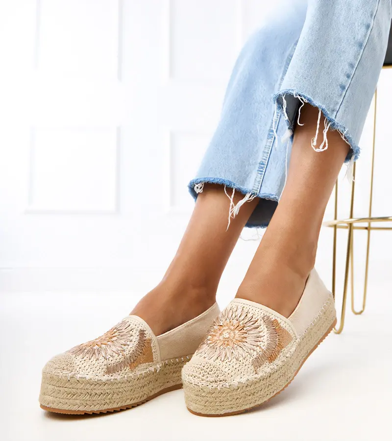 Gemre Béžové espadrilky s výšivkou na platforme Lorina