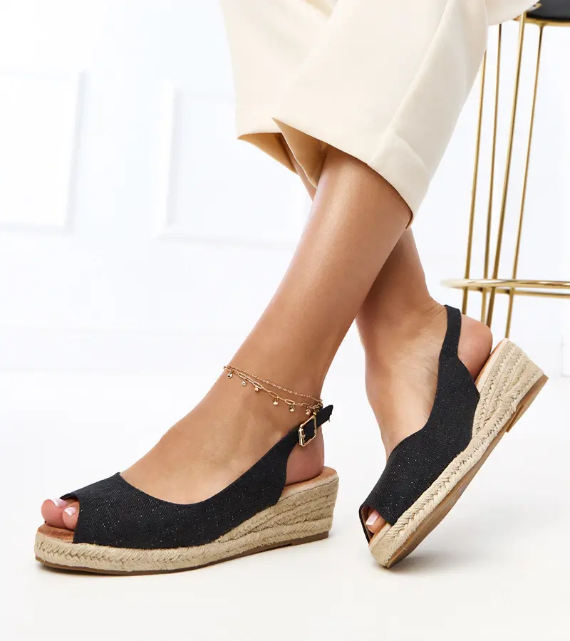 Gemre Čierne sandále espadrilky na klinovom podpätku Nevarez