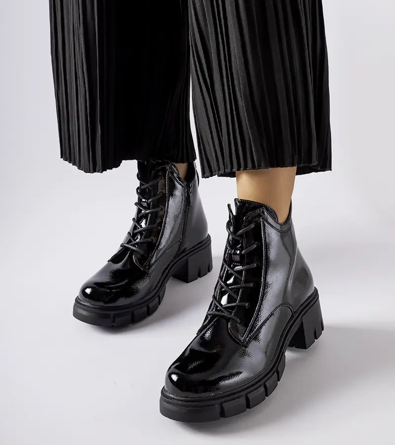 Gemre Čierne zateplené lakované čižmy Vinceza