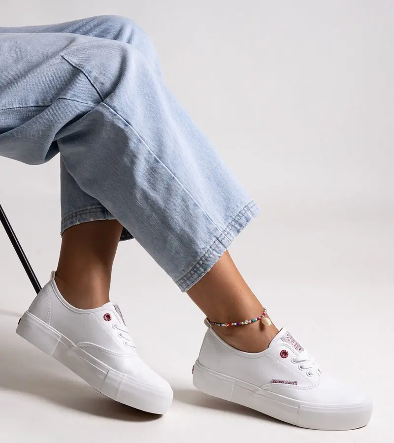 Biela dámska tenisky na hrubom podrážke CROSS JEANS
