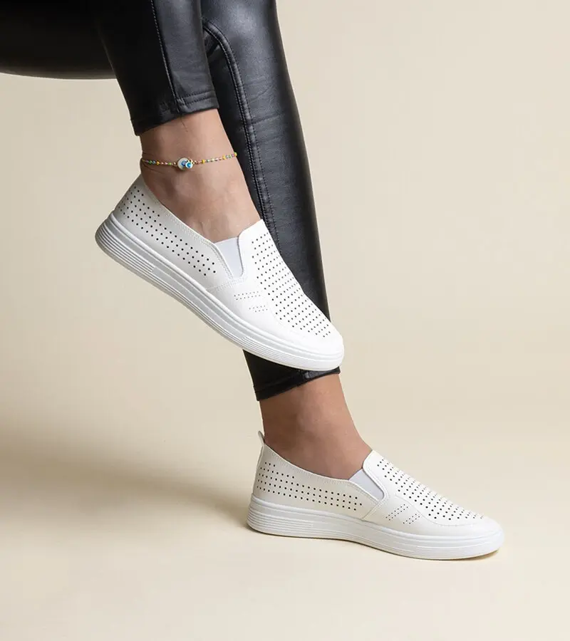 Gemre Biela sieťovaná slip-on tenisky Dafina