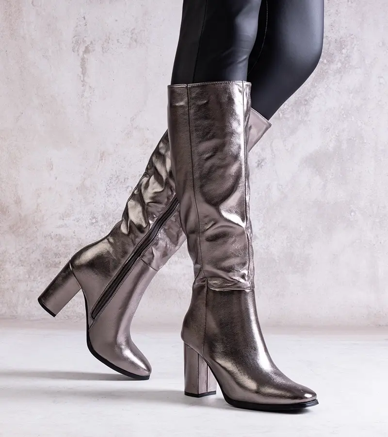 Gemre Strieborné kozačky na podpätku z eko kože Toume