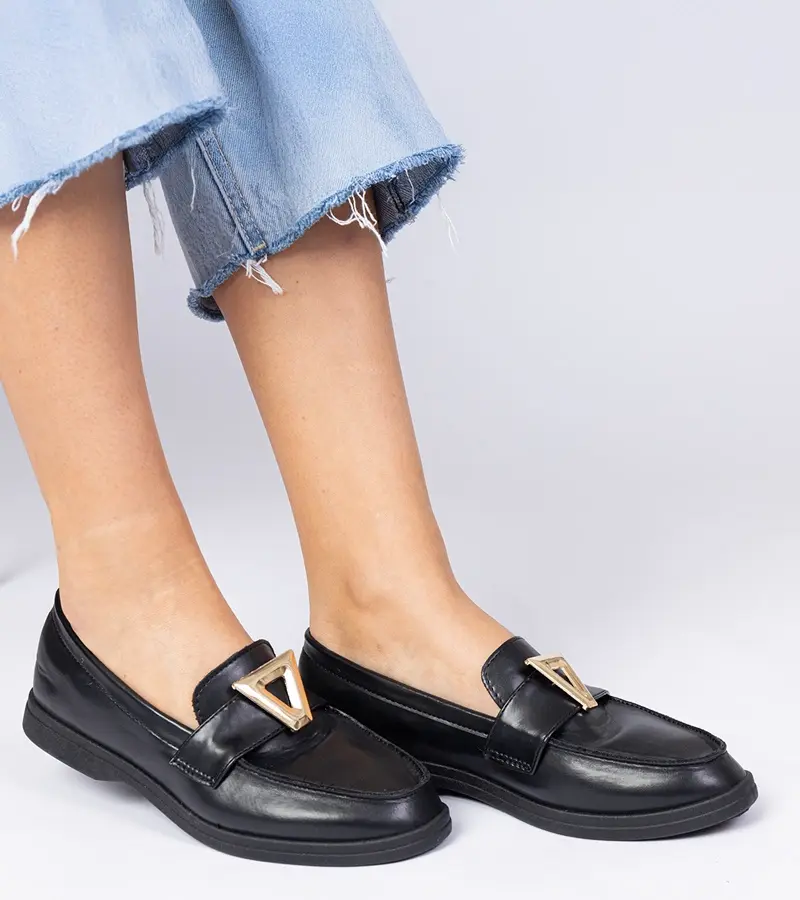 Gemre Čierne dámske mokasíny s elegantnou ozdobou Viletta