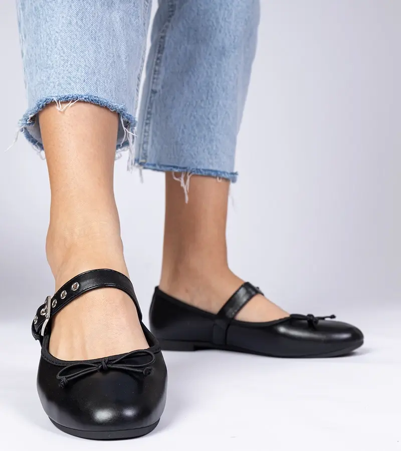 Gemre Čierne dámske balerínky s mašličkou Mansy