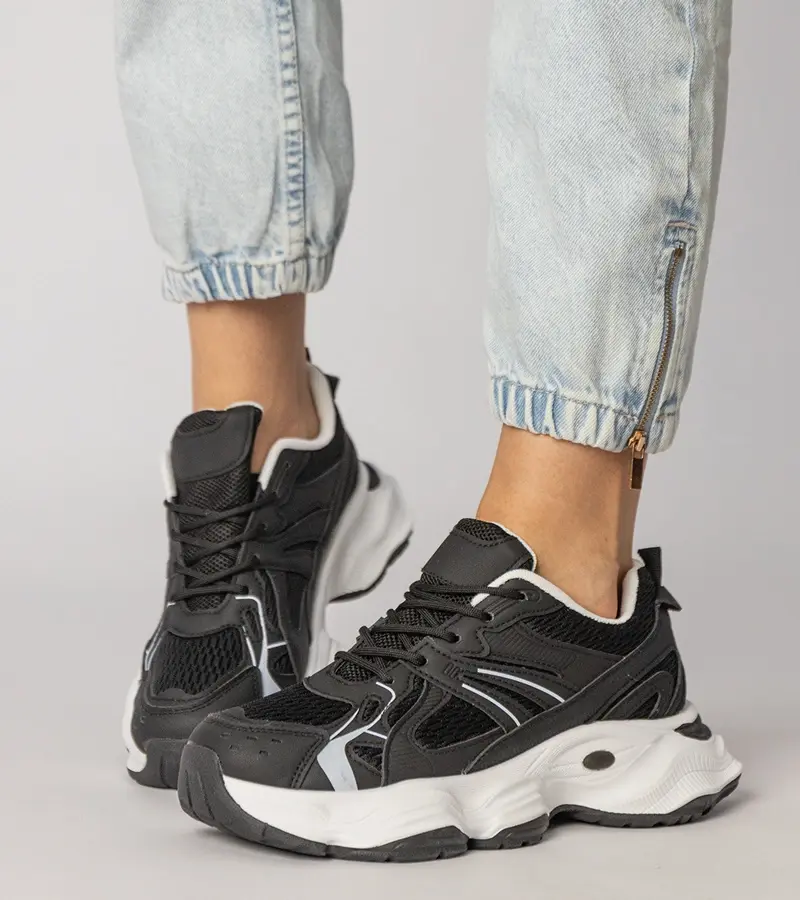 Gemre Čierne športové tenisky na masívnej podrážke Klarris