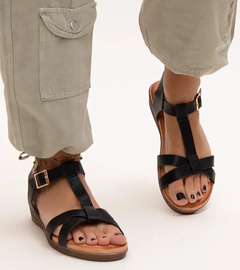 Gemre Čierne sandále na nízkom podpätku Sherine