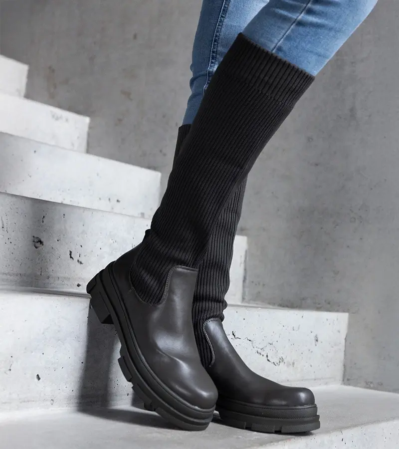 Gemre Zelené zateplené čižmy s elastickým zvrškom na masívnej podrážke Elthea.