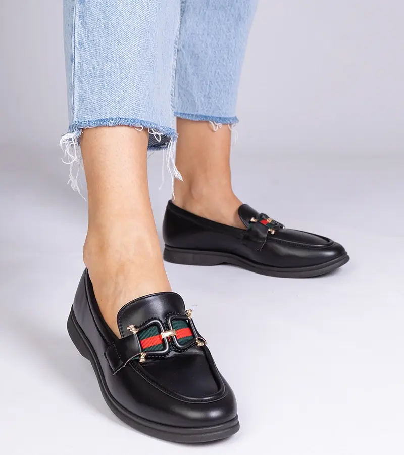 Gemre Čierne mokasíny z eko kože s ozdobou Kalenda