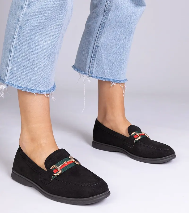 Gemre Čierne mokasíny z eko-semišu so zlatou ozdobou Daliana