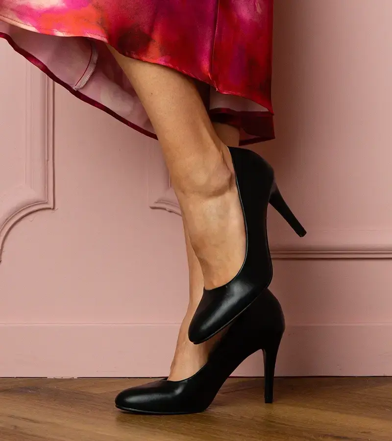 Gemre Black classic high-heeled pumps made of eco-leather Velan