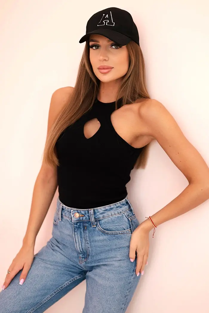 Kesi Dámska blúzka bez rukávov s výrezom a ozdobnou sponou čierna