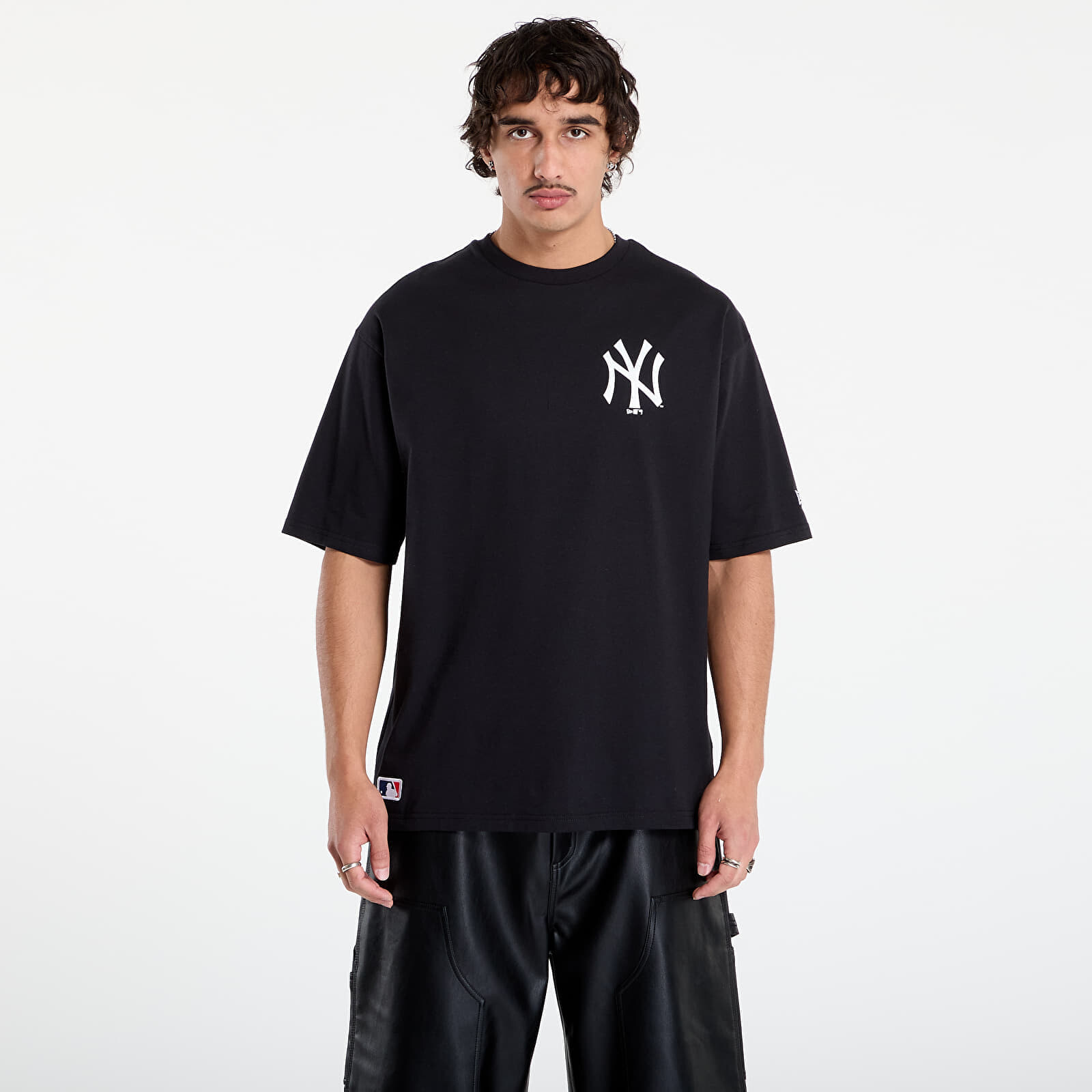 Tričko New Era MLB Essentials Lc Os Tee New York Yankees Black/ White M