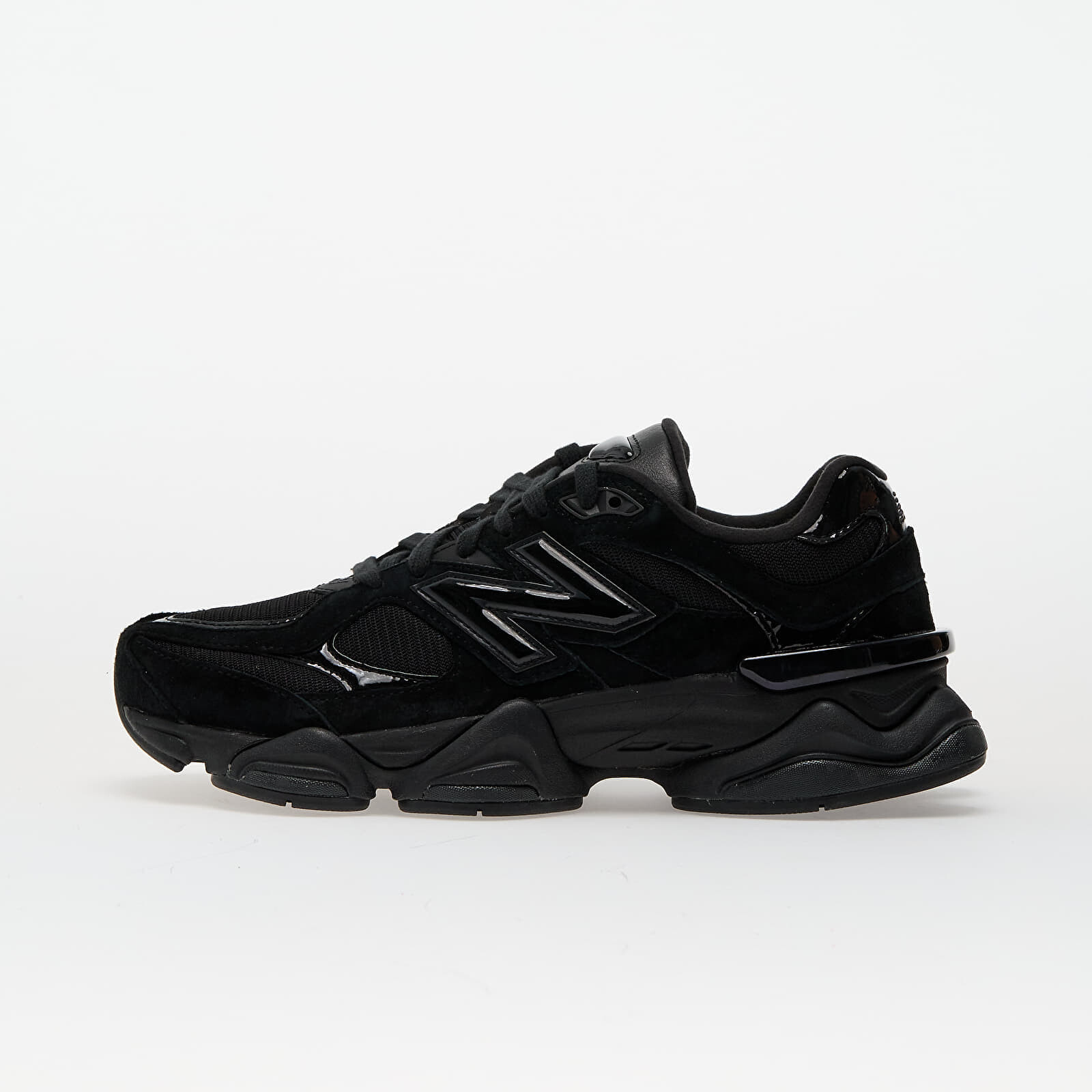 Tenisky New Balance 9060 Triple Black EUR 37.5