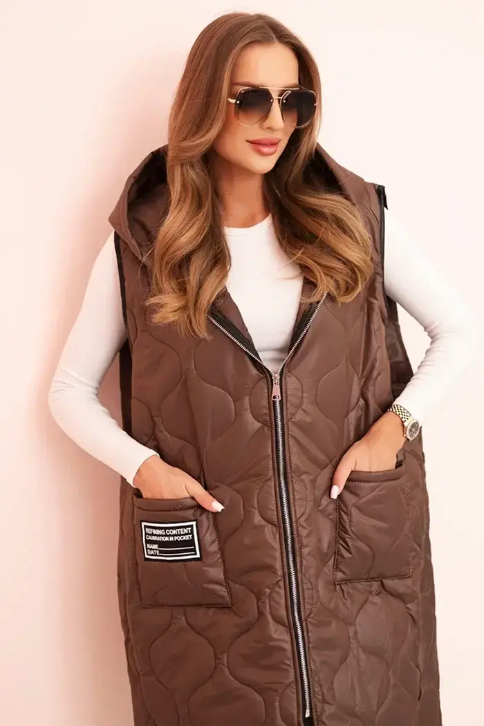 Kesi Włoski Dámska prešívaná vesta Plus Size s kapucňou na zips hnedá