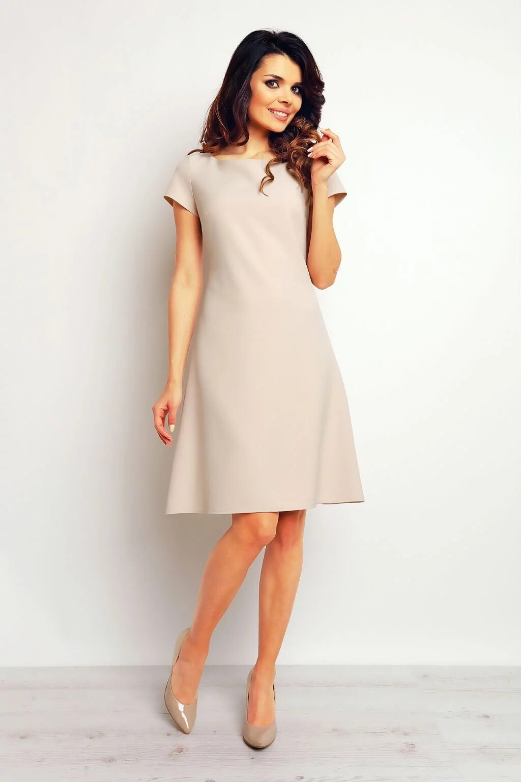 Dámske šaty M086 beige - Infinite You 42/XL béžová