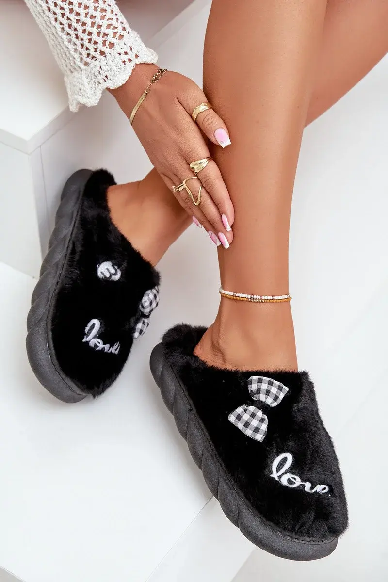 Dámske papuče Futrzane s aplikáciami a mašľou Black Linnorelia 36/37