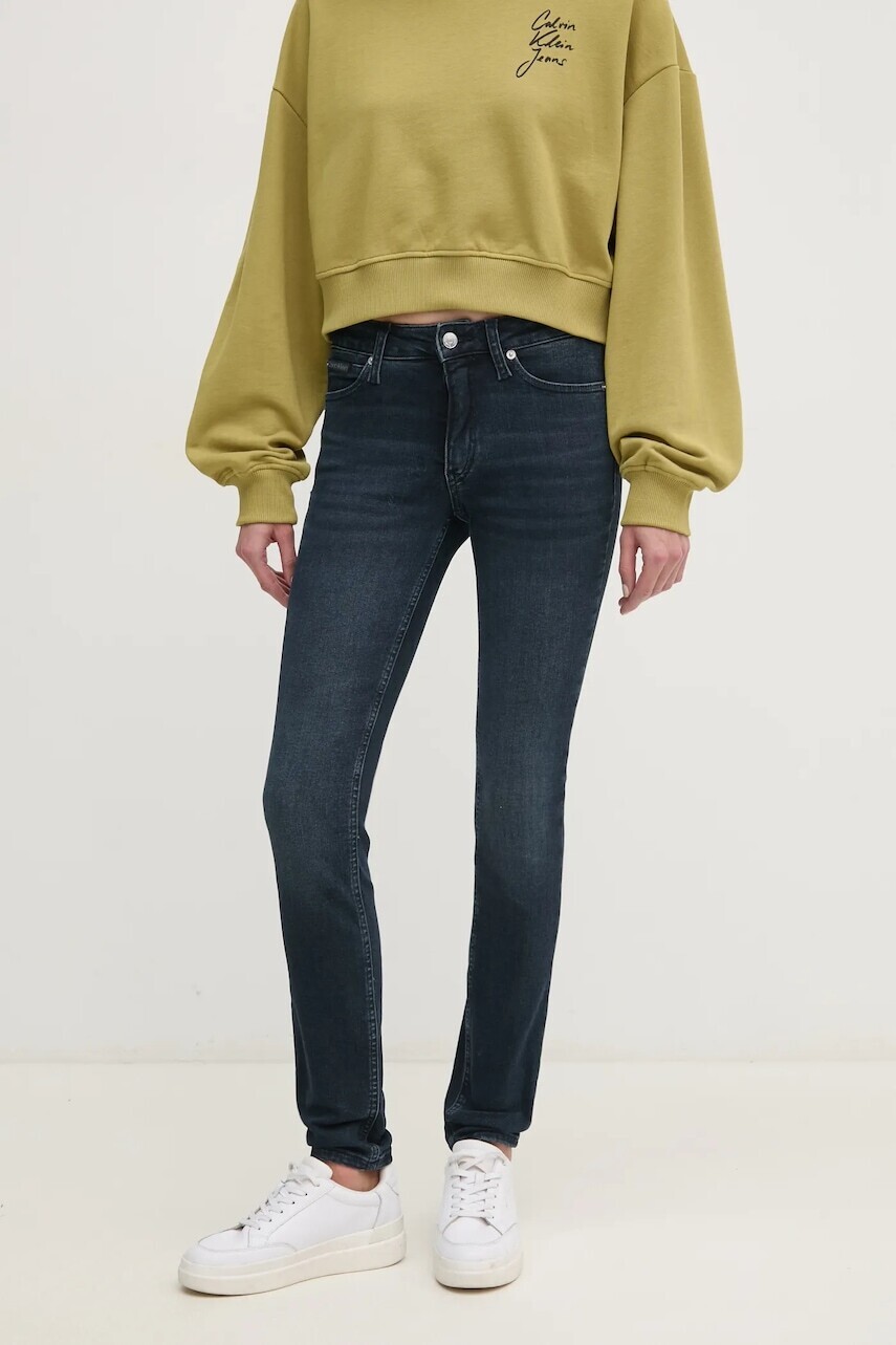 Rifle Calvin Klein Jeans dámske, tmavomodrá farba, J20J224490